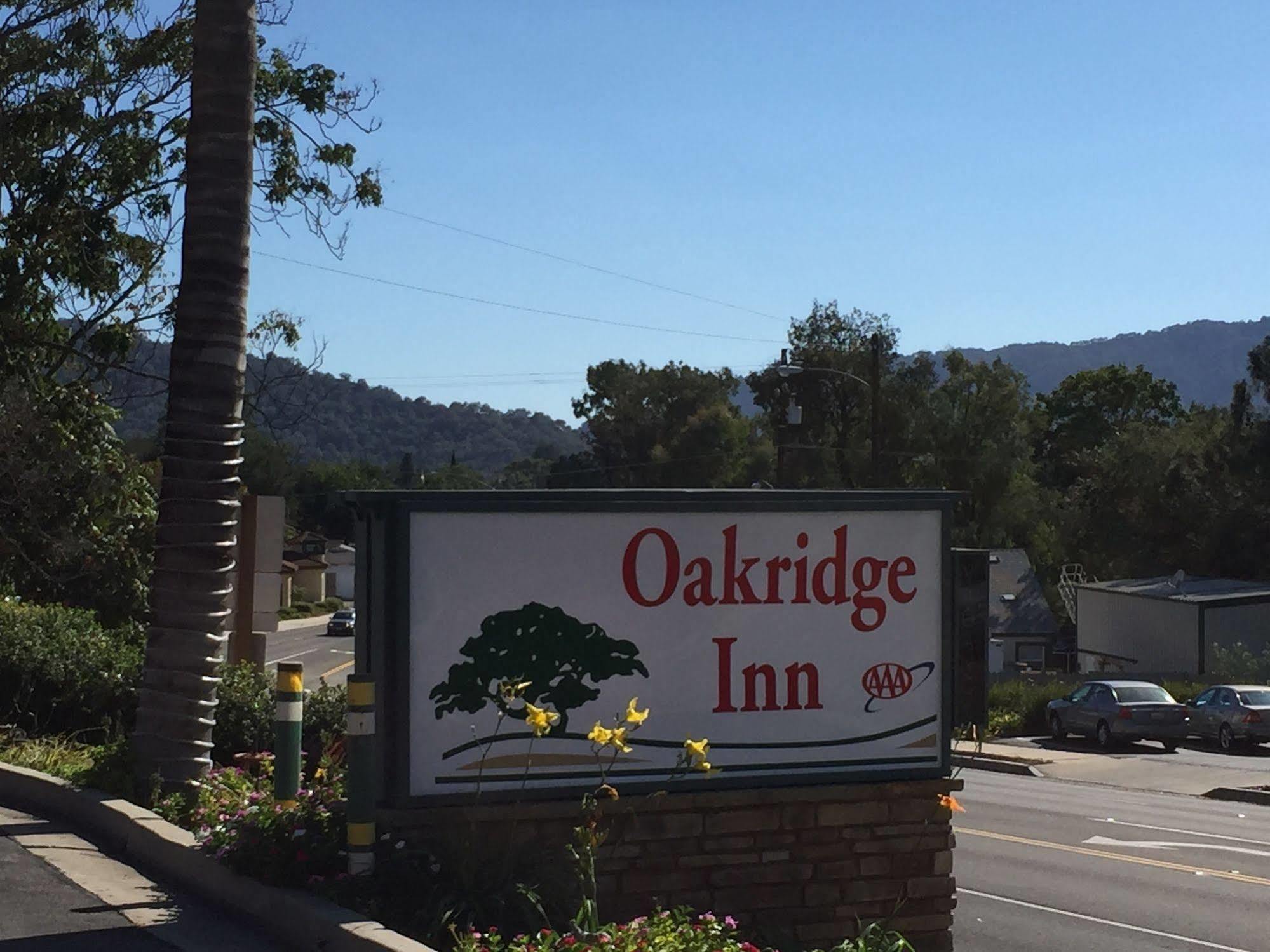 Oakridge Inn Oak View Eksteriør billede